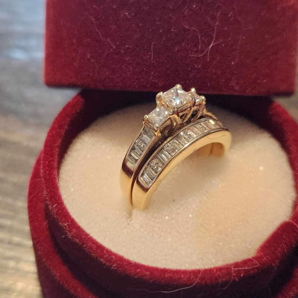 Wedding set. 1.25 total diamond. Princess cut and baguette cut. Size 6. 14k gold - Picture 1 of 9